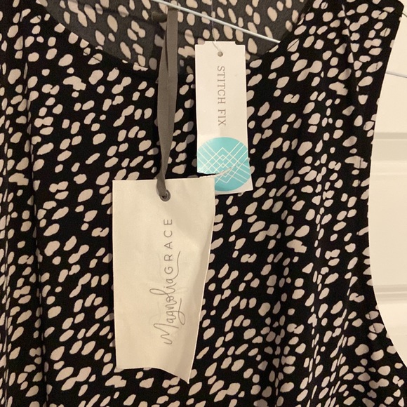 Women’s top by Magnolia Grace. Stitch fix. - Picture 2 of 7
